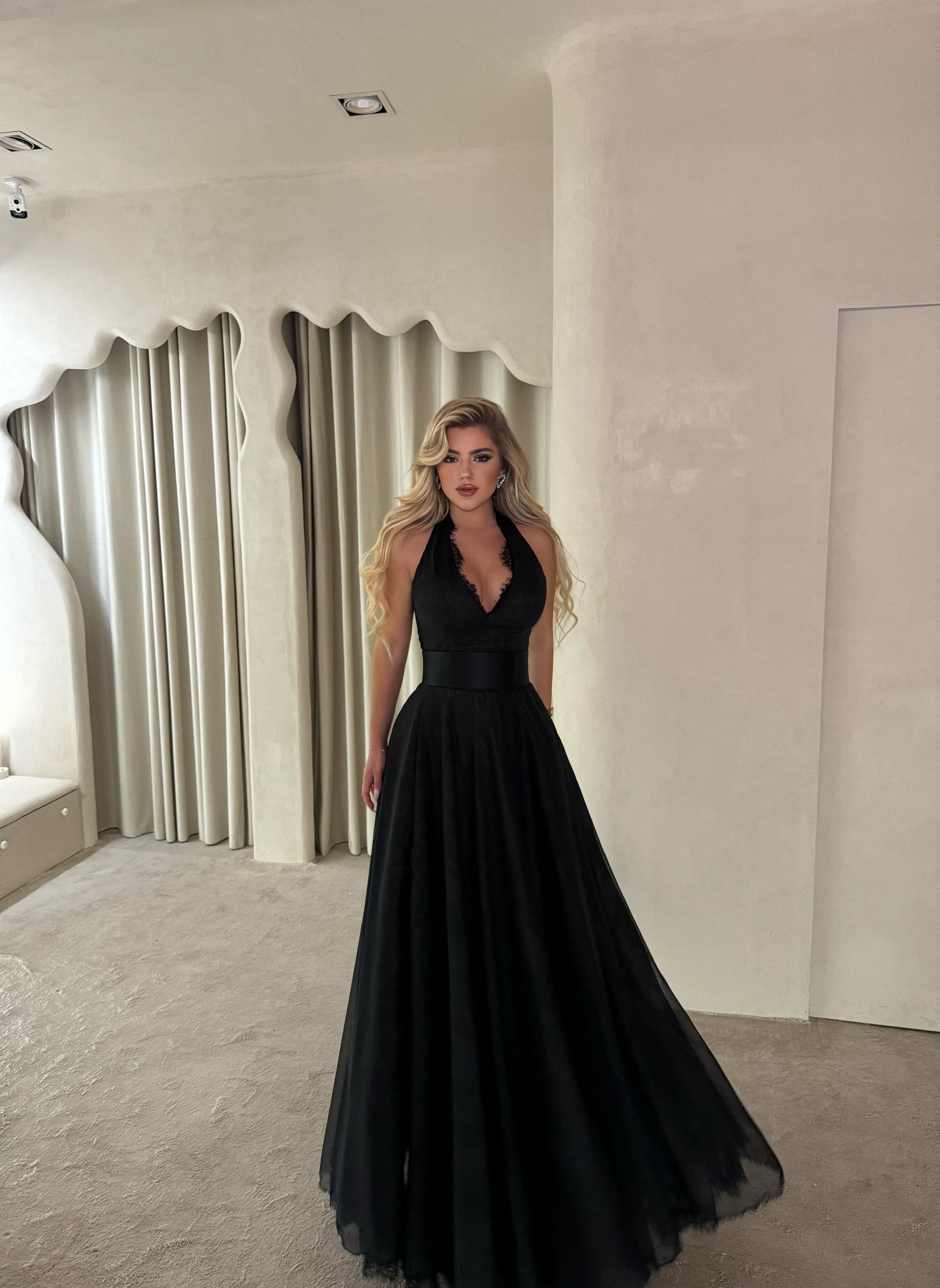 ELEGANT BLACK GOWN