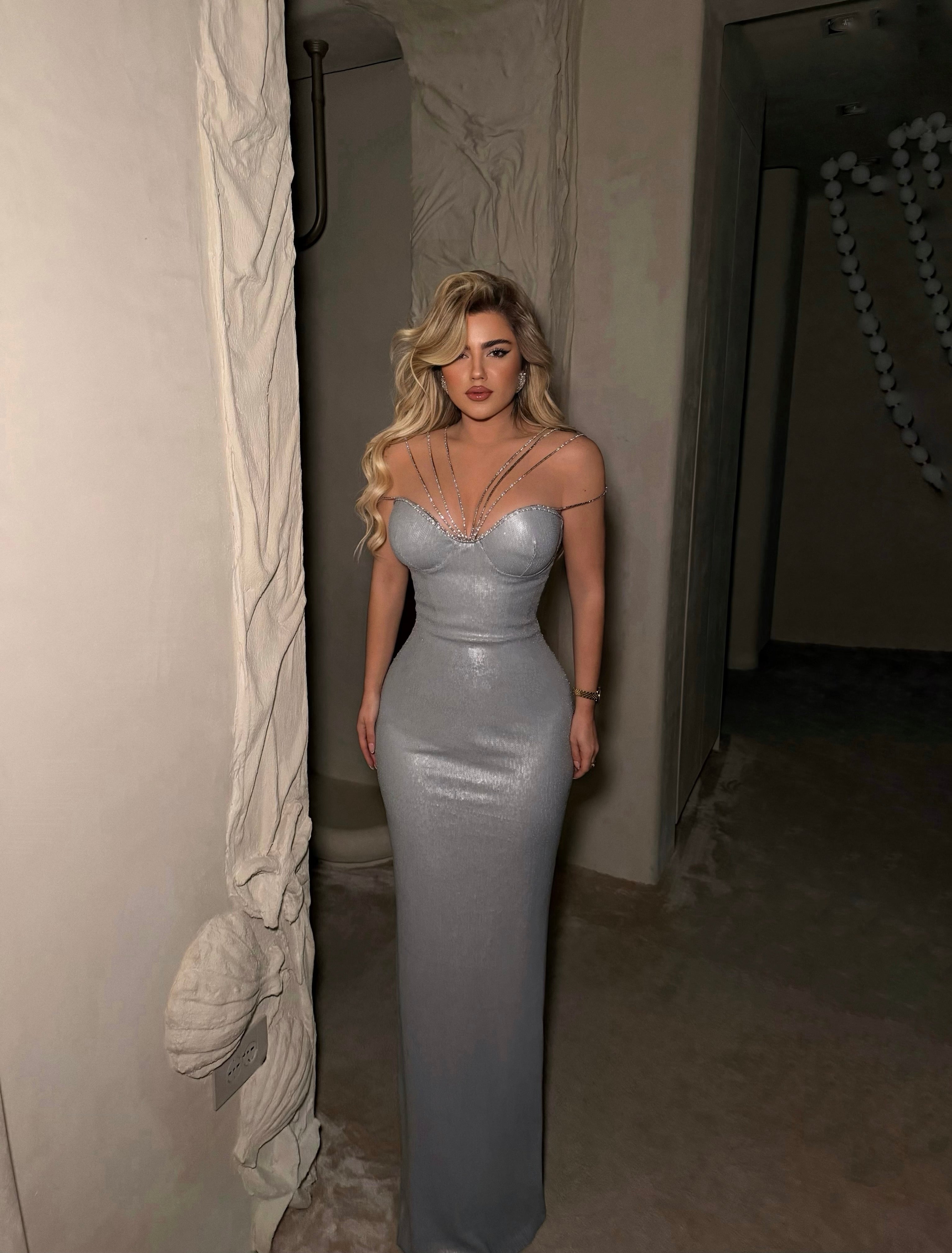 SILVER LUXE SILHOUETTE