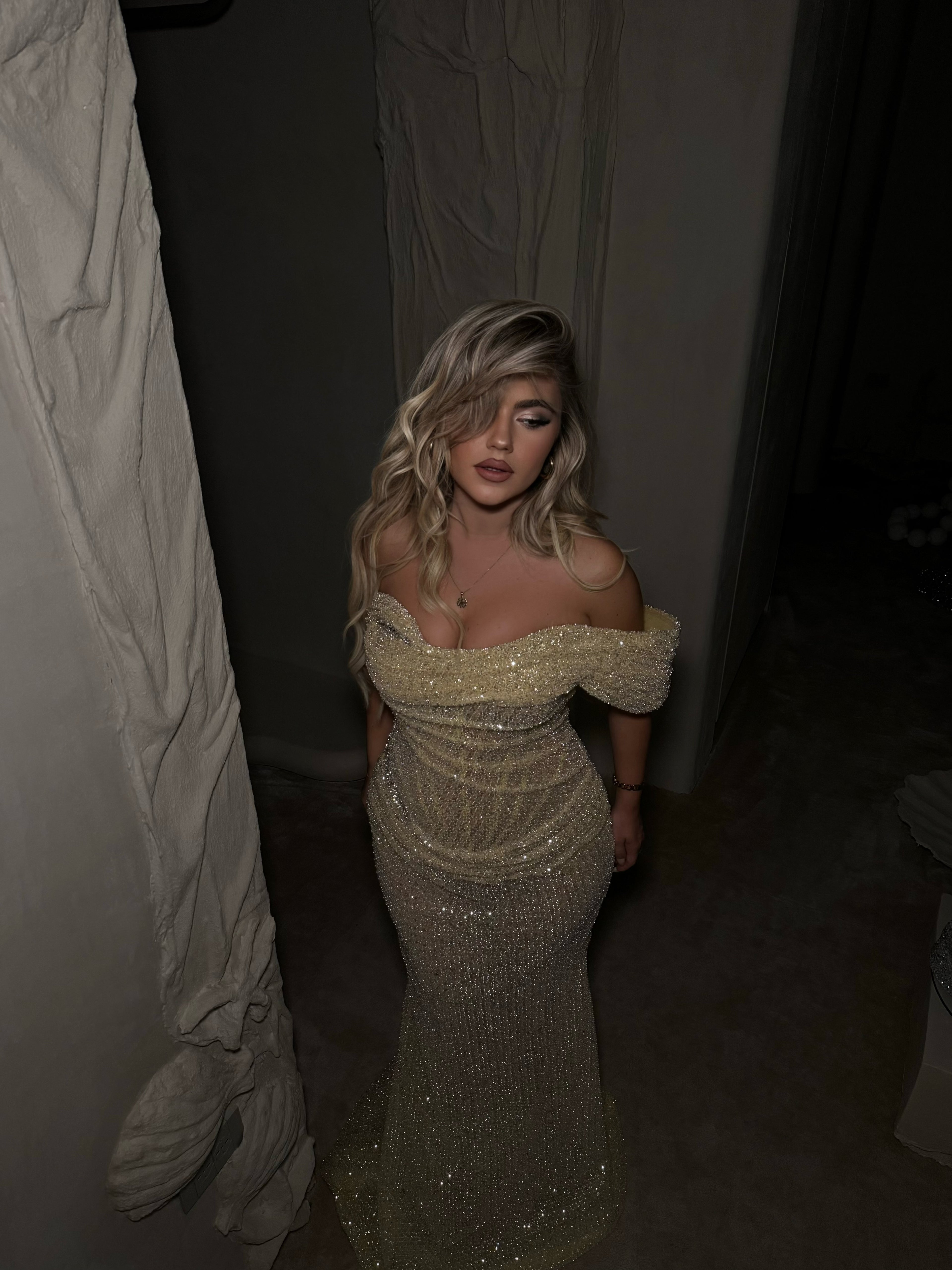OFF-SHOULDER YELLOW DRESS