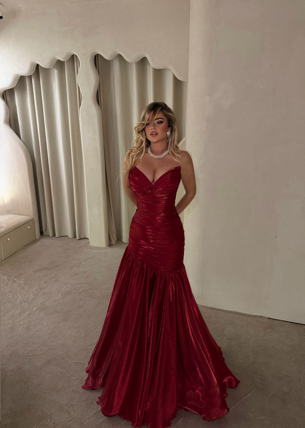 BURGUNDY STRAPLESS EVENING GOWN