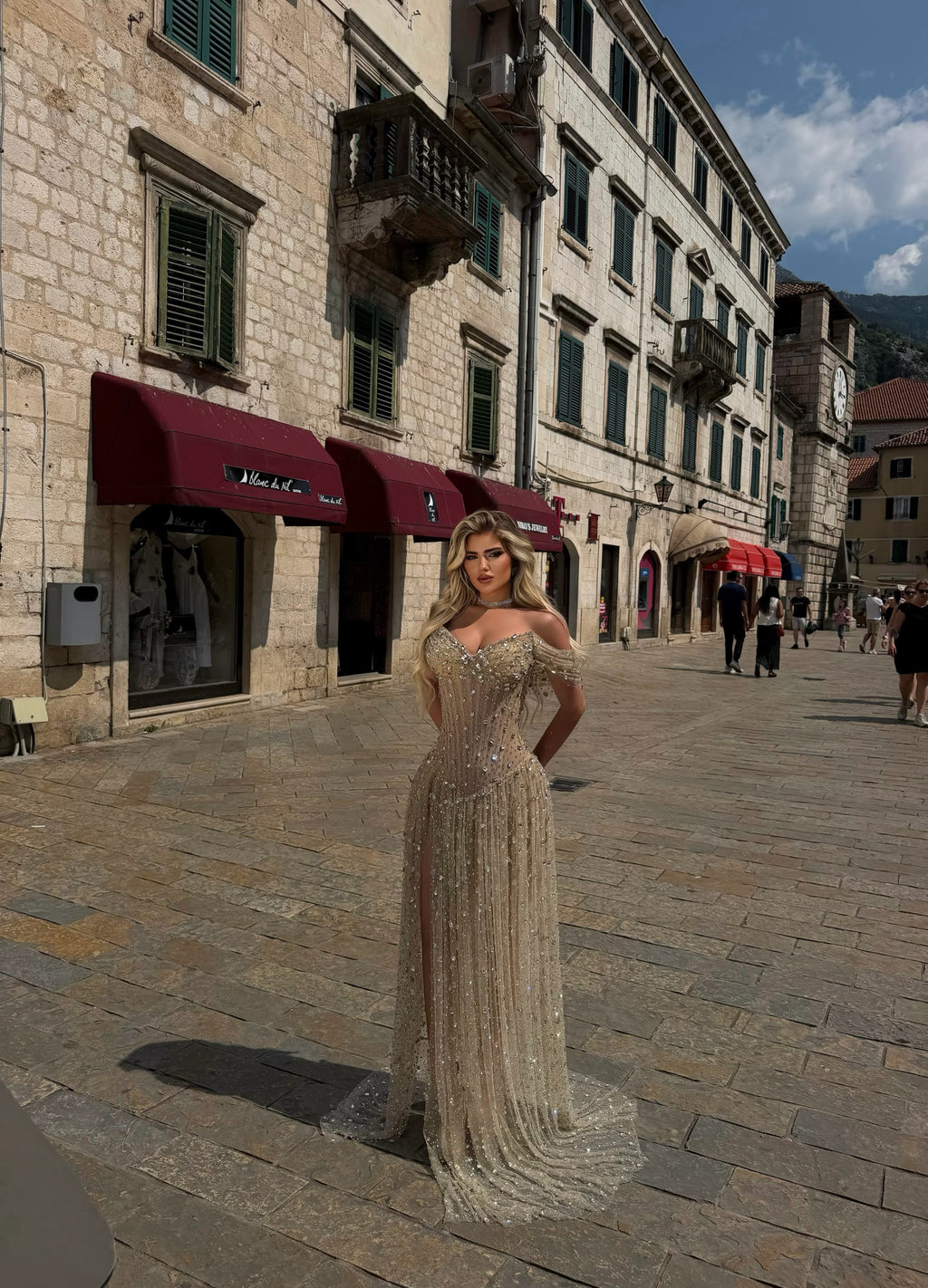 GOLDEN ELEGANCE DRESS