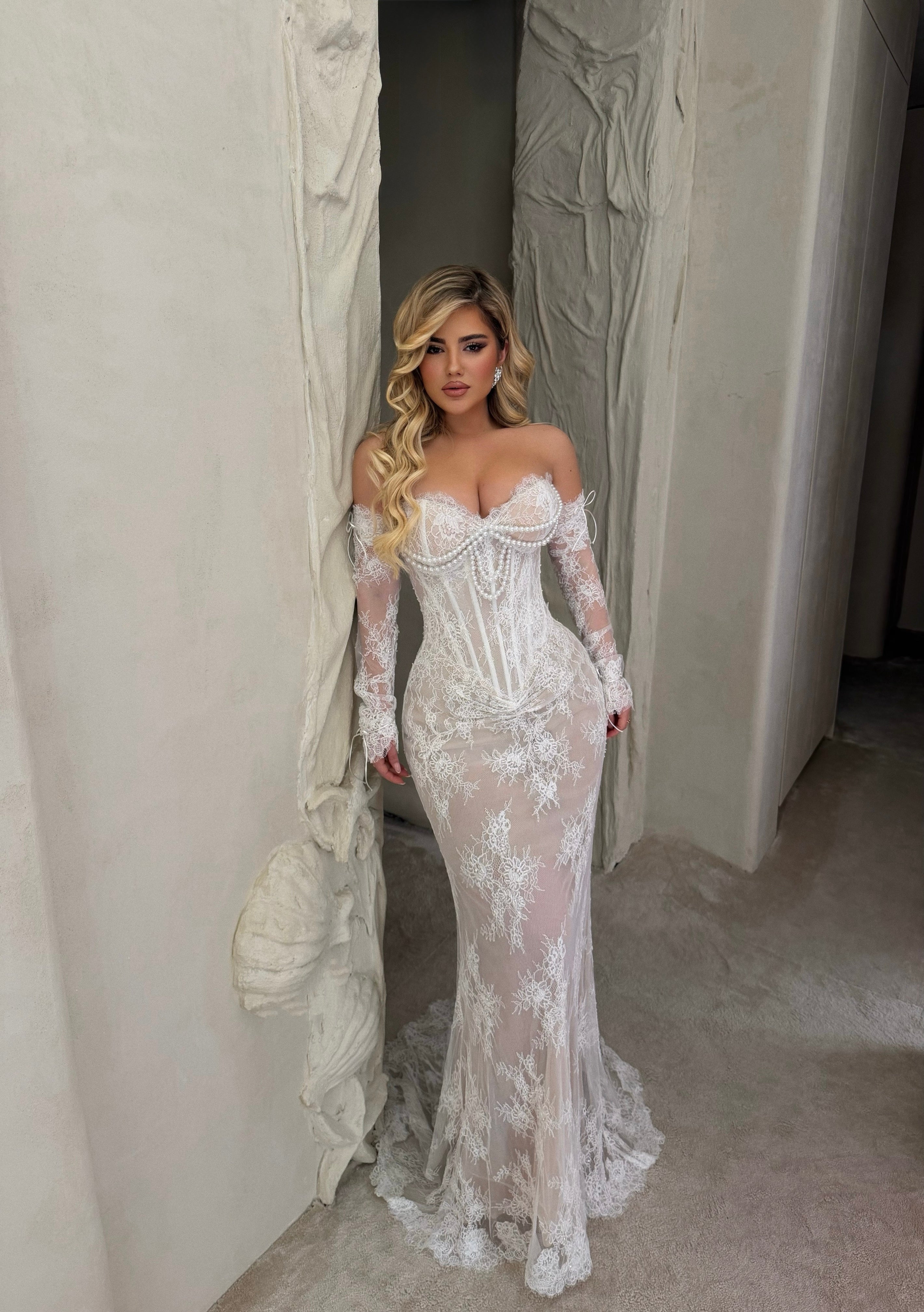 ELEGANCE IN WHITE LACE