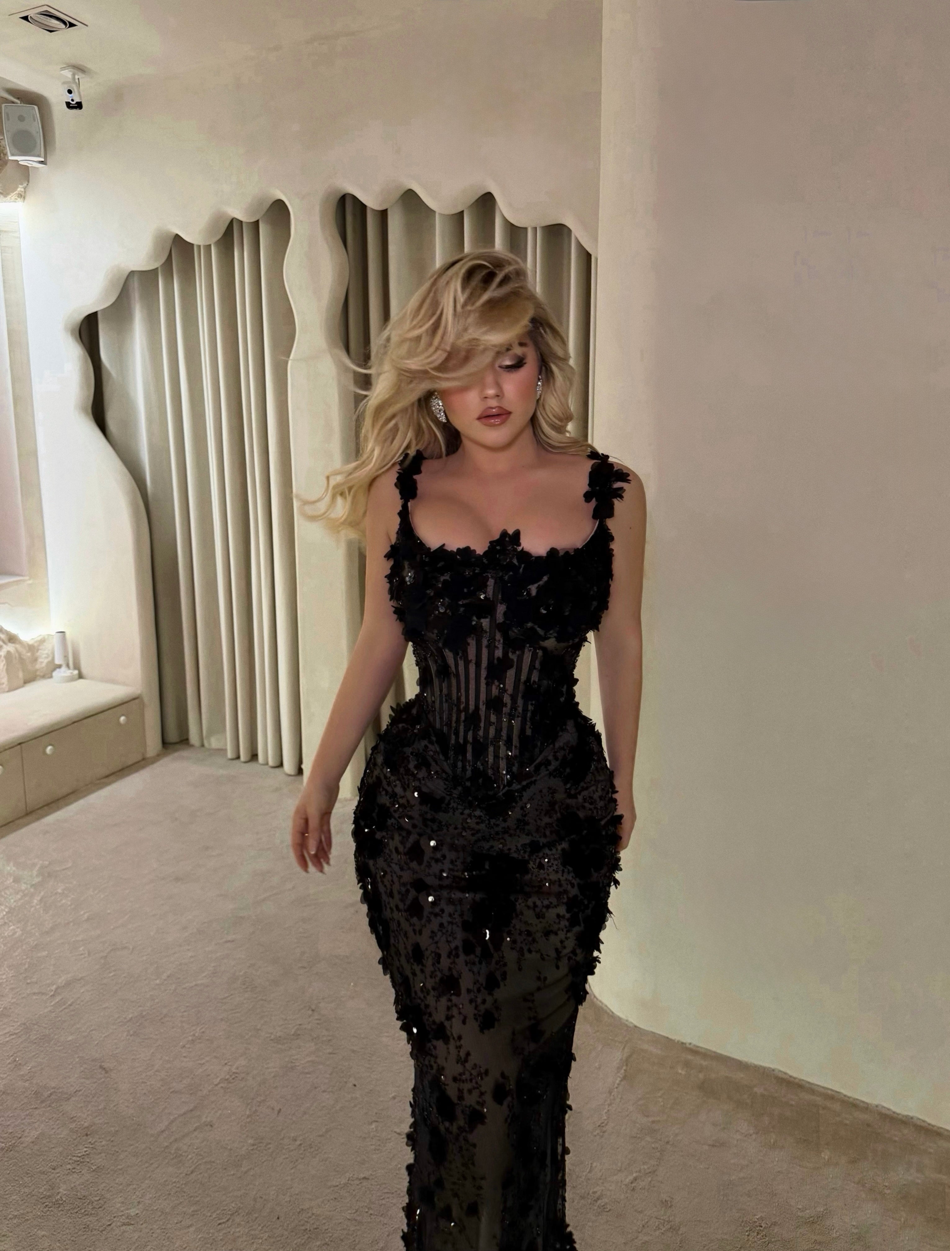 BLACK DRESS WITH FLORAL DETAILS