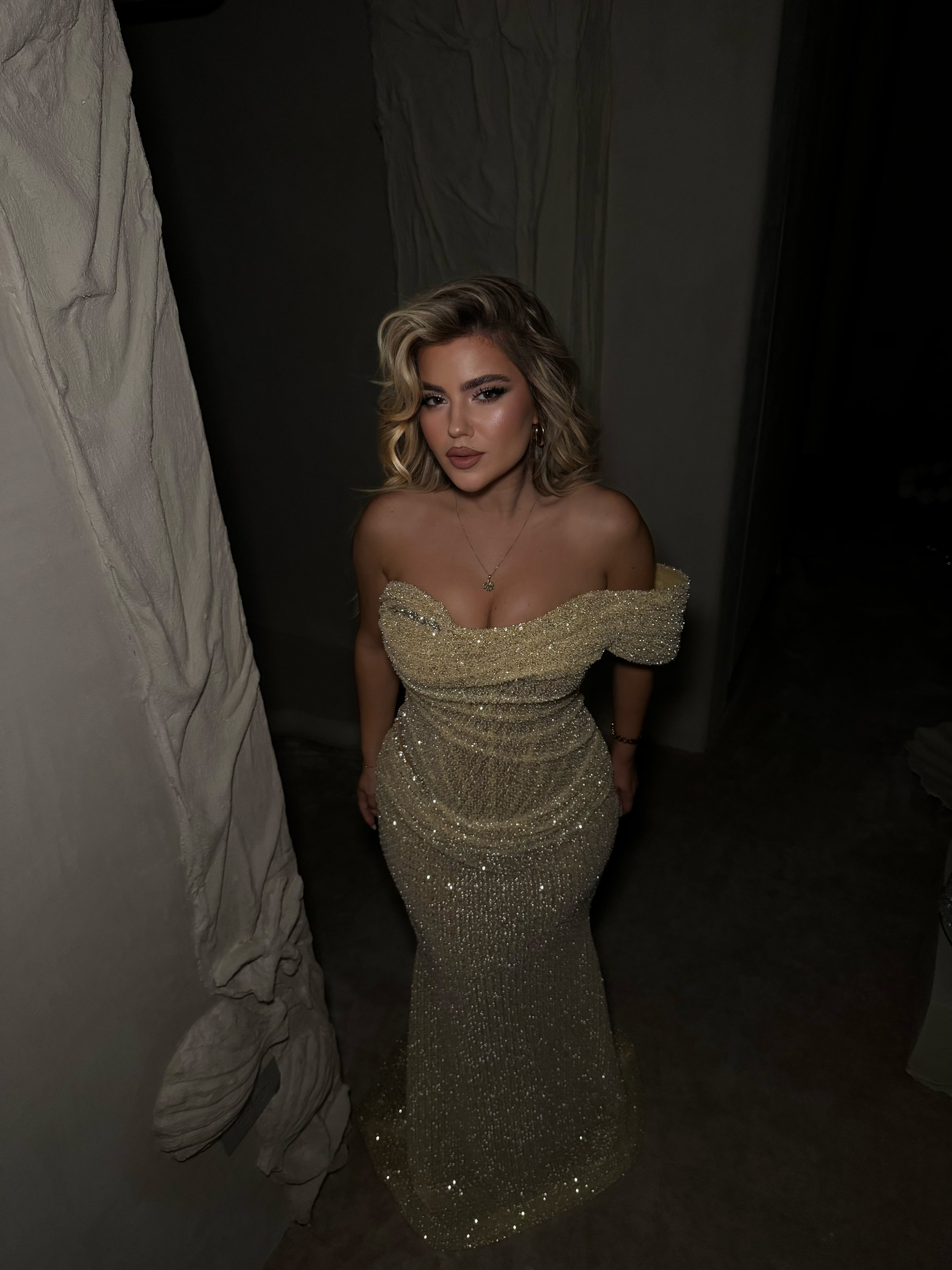 OFF-SHOULDER YELLOW DRESS