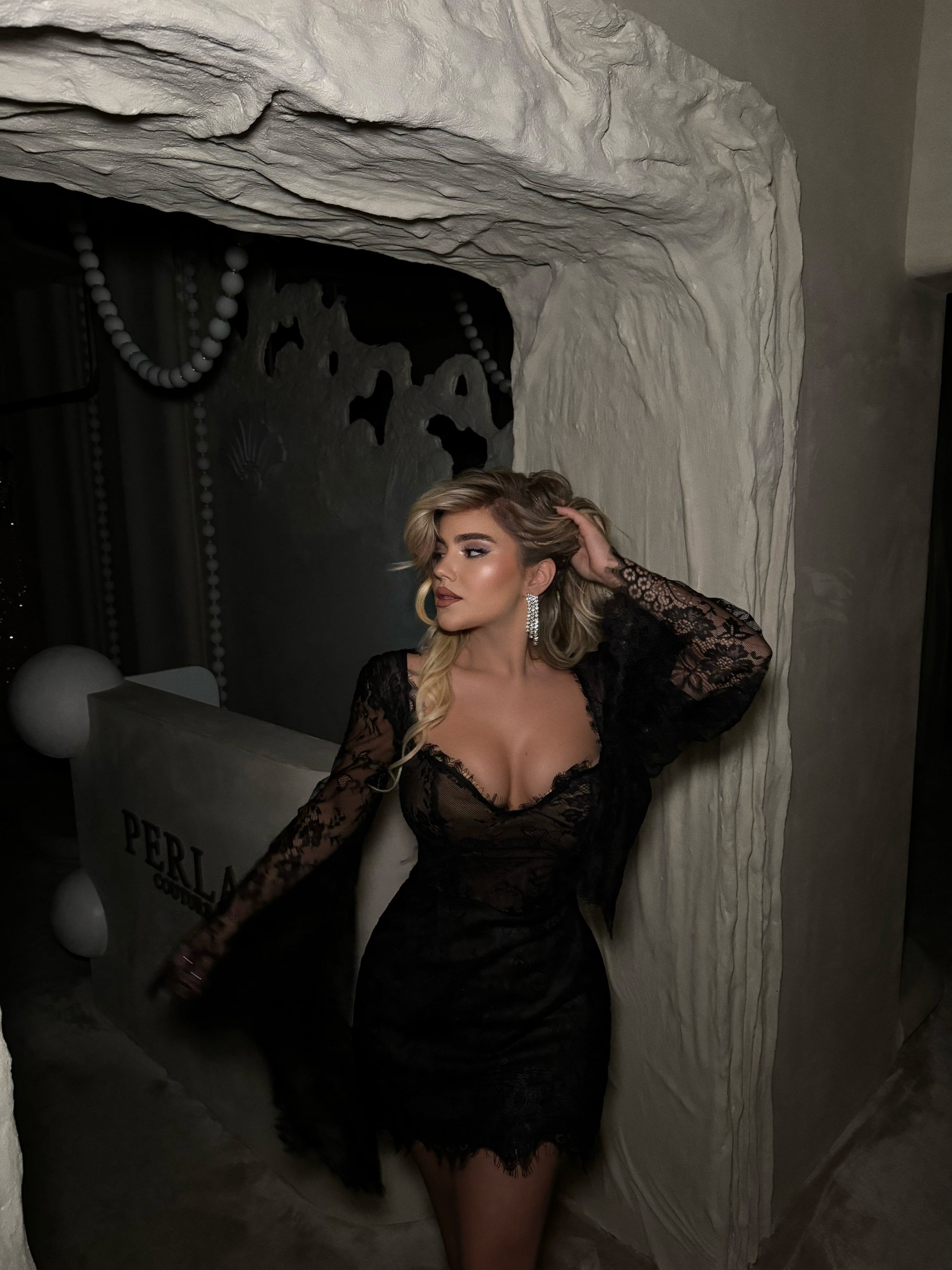 BLACK LACE