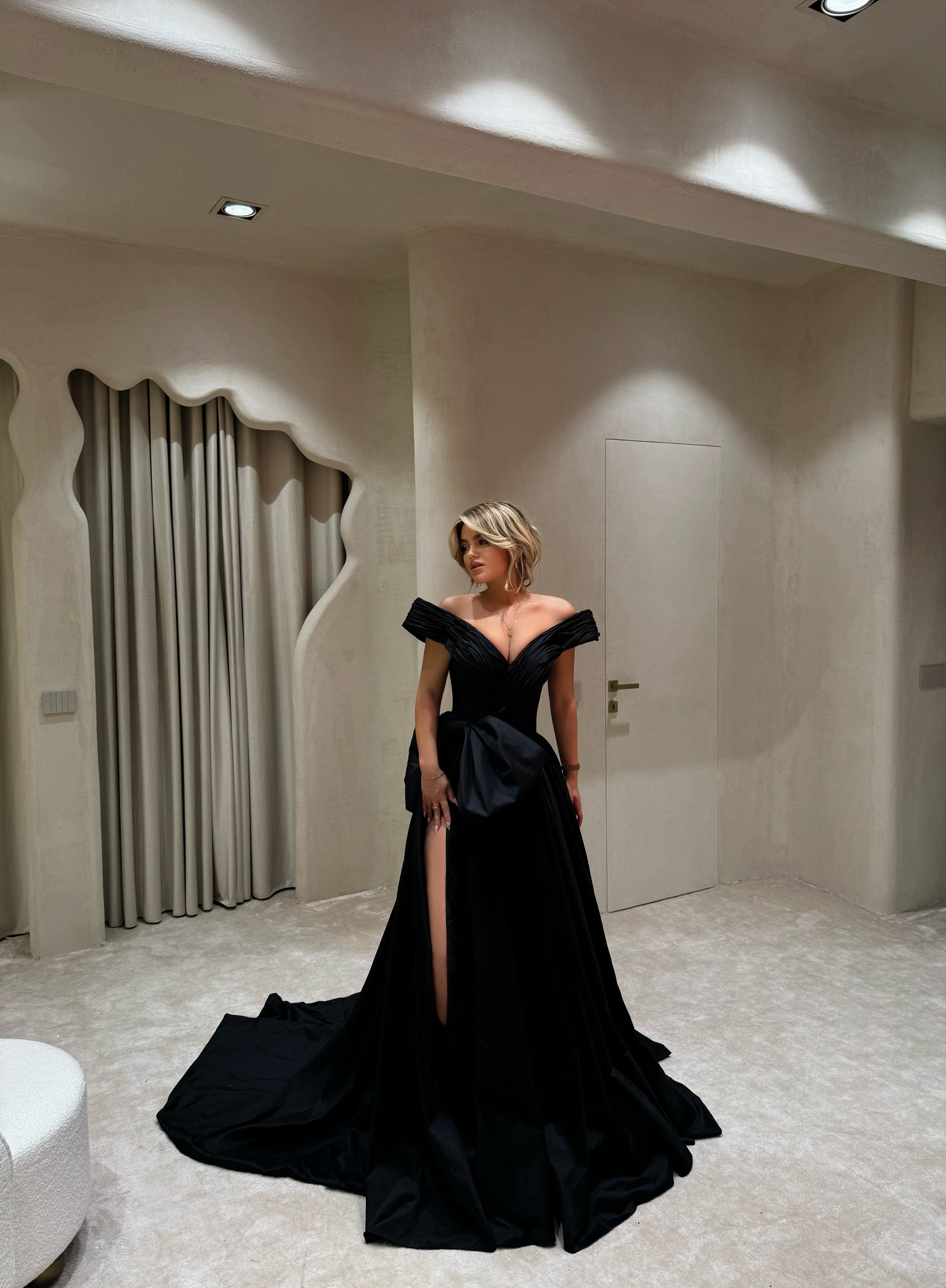 BLACK FLOWING DRESS Perla Couture BLACK FLOWING DRESS Perla Couture