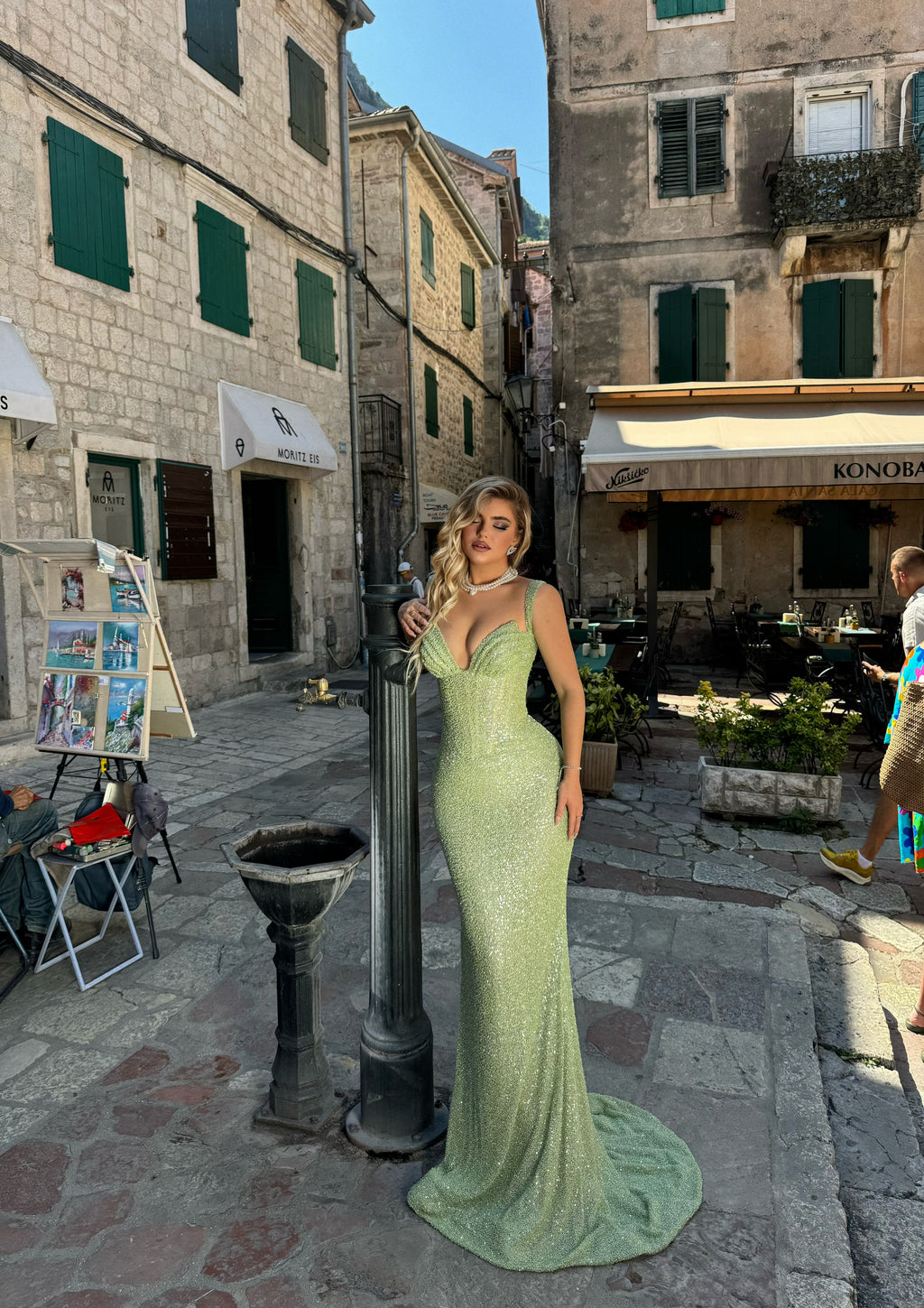 GREEN SPARKLING GOWN