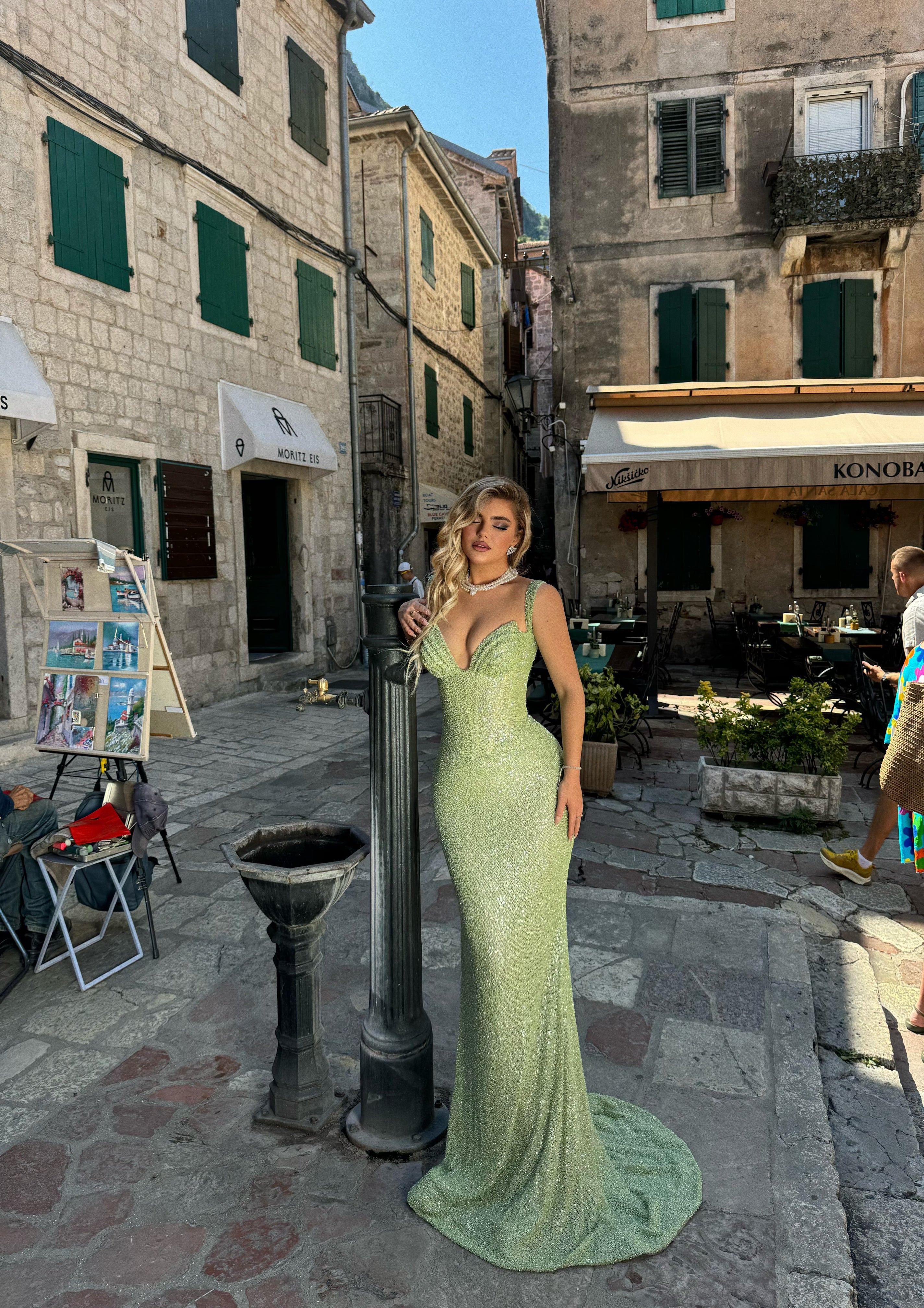 GREEN SPARKLING GOWN